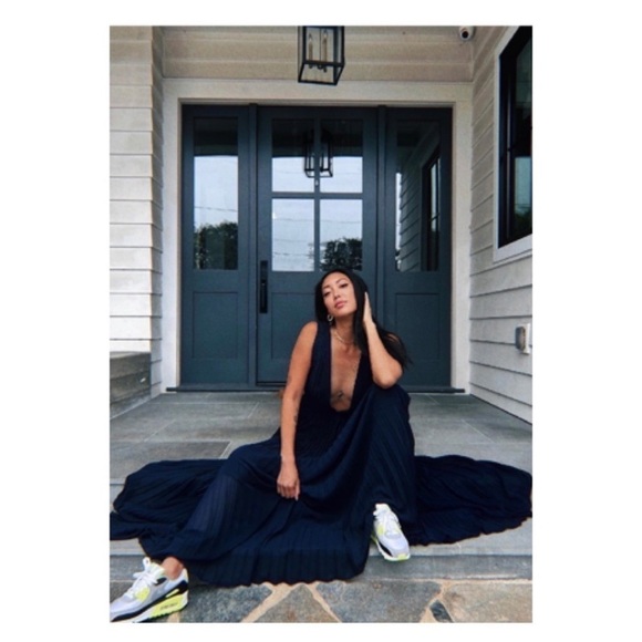 FAME AND PARTNERS Navy Blue Allegra Side Cutout Deep V Maxi Gown Size 8 - Picture 2 of 15